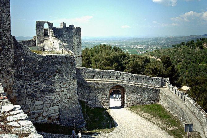Berat - Day Tour by ADRIATIK TOURS LLC - Getting from Durres to Berat: the 8:30 start and small-group feel