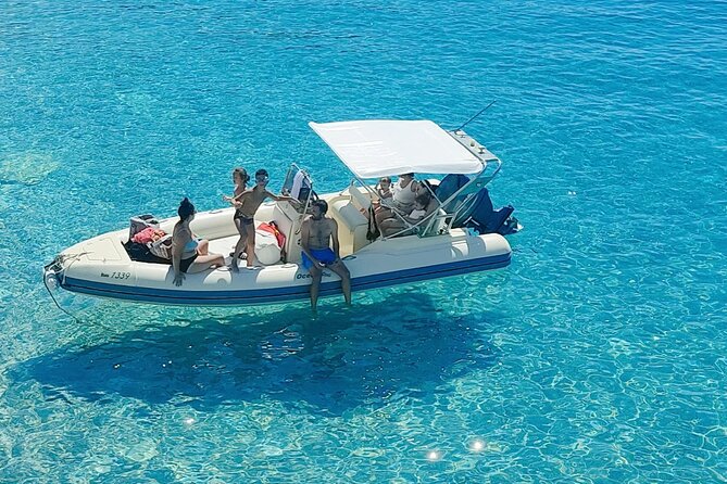 Boat trip to the National Park and Grama Bay - Dafina Bay: Snorkeling in Bright Water and a Cave Light Show