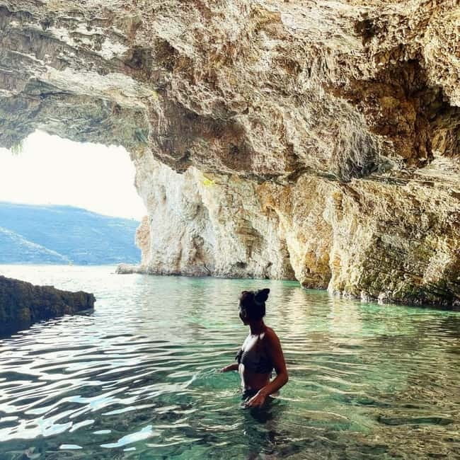 Caves of Porto Palermo: Kayak/SUP Tour with Castle Sea View - Paddling to the other side of Porto Palermo Bay