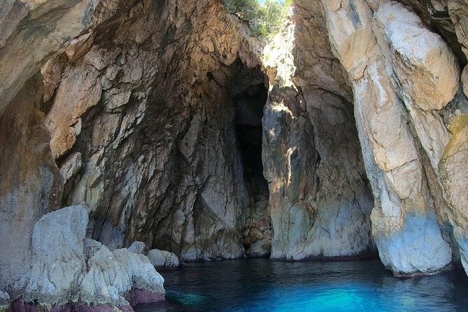 Dhermi: Boat tour of the coast to Filikuri beach - Spile and Potami in Himara: A Potential Walk and Heat Reality Check