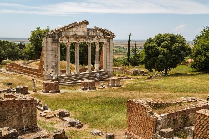 Explore Berat(UNESCO) and Apollonia from Tirana/Durres - Berat Castle: the fortress that still has people inside
