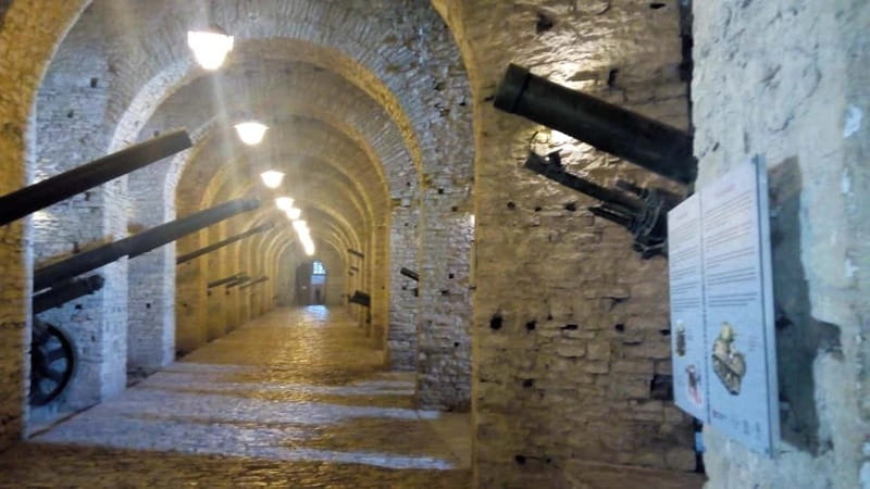 From Saranda: Gjirokastra Stone City & Blue Eye Day Trip - Transportation comfort: WiFi, bottled water, and an air-conditioned van