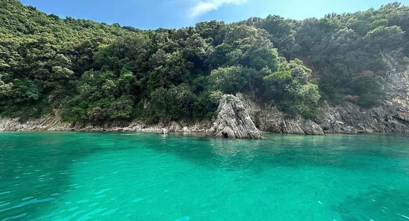 Group Tour 7 stops Saranda to Krorez Free Drink and Umbrella - Practical tips that will make the day smoother