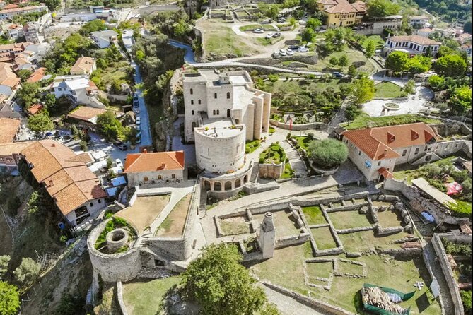 Kruja castle, the old Bazaar & Sarisalltik- Departure from Tirana - Stop 4: Kruja free time and lunch, how to use your 1.5 hours