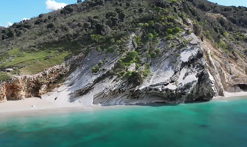 Ksamil Boat Tour To Pulebardha, Pigeon Cave & Snorkelling - Pigeon Cave (Shpella e Pëllumbave): the red rock, blue water payoff