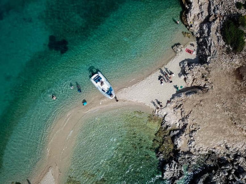 Ksamil: Boat Trip To 5-Islands Of Ksamil & Twin Islands - Getting to Boat Trip Ksamil and the outbound 150hp push
