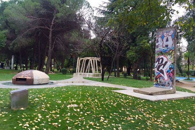 Panoramic City Tour Tirana - Boulevardi Dëshmorët e Kombit: photo stops plus political landmarks