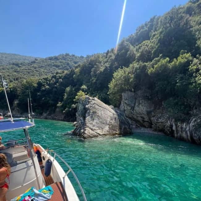 Pelagic Boat Tour7 destinations:drink+Snorkel+Umbrella️ - The guide and captain energy: what Nikolla Vranadhima brings