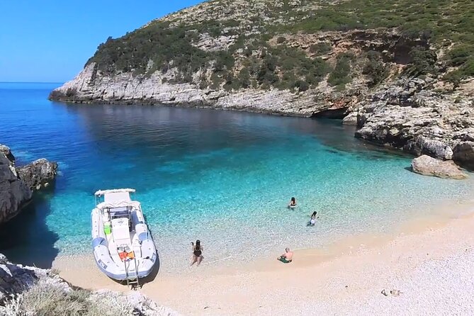 Private 6 H Boat Dafina Bay & Bear's Bay - Key points worth knowing before you book