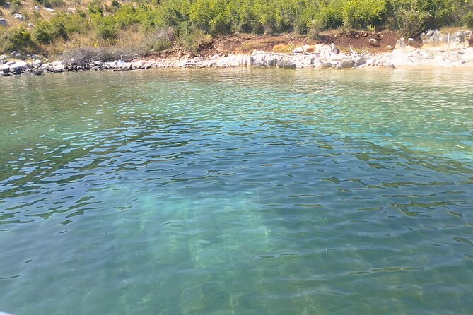 Saranda Boat Tours Discover 6 breathtaking destinations in a day - Meeting point at the Saranda promenade: start time matters