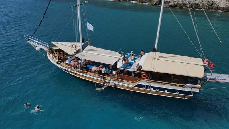 Saranda: Discover Secret Bays with Prince Ennio Yacht Tour - Getting to Prince Ennio in Saranda: Jonianët Street meeting point