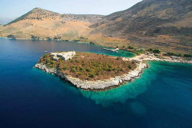 Saranda Jeep Safari 4x4 a Castle, Secret Beach and Blue Eye - Getting the View at Lekuresi Castle: Panoramas You Can Actually Use