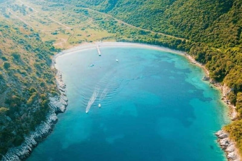 Sarandë: Boat Tour at Kroreza & Hidden Caves with Snorkeling - Life on board Brothers LR: speedboat fun with real comfort