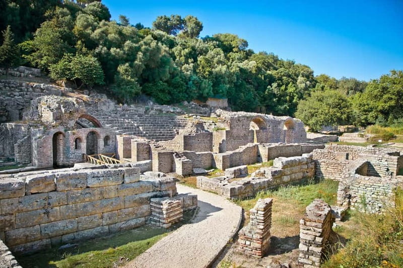 Sarandë: Butrint Archaeological Park and Ksamil Day Trip - Ksamil in about 30 minutes: the Ionian pearl and the three islands idea