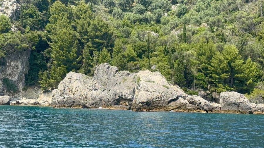 Sarandë Seascape: Coves, Cliffs & Caribbean-Blue-Water Bays - Kepi i Qefalit: wave-carved rock arch and easy photo ops