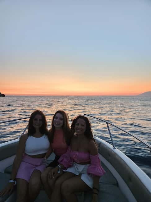 Sarandë: Sunset boat tour with local wine - Entering Sunset Mode in Sarandë: What Makes This Cruise Special