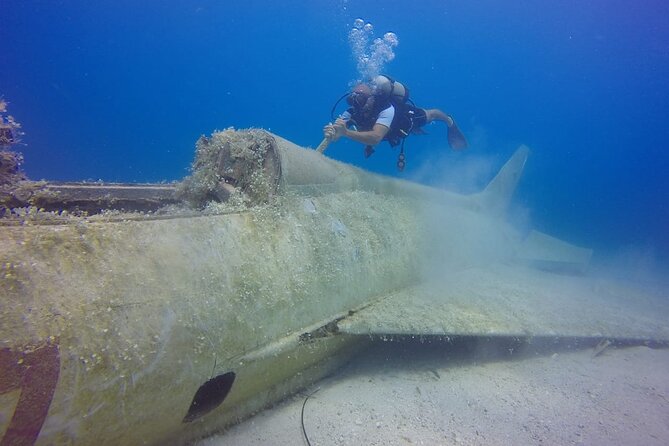 Scuba Diving in MIG-21 wreck - Weather, waves, and the reality of rain conditions