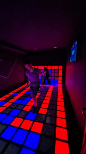 The Floor is Lava in Tirana Escape Room - Meeting the Lava: Socks, Clothes, and Your First Minute In