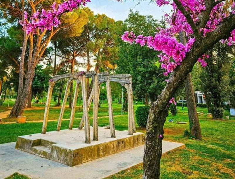 Tirana: A walk through the history of Albania. - Et’hem Bey Mosque and the Ottoman imprint you can still see