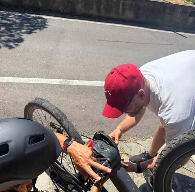 Tirana Highlights by Bike: Explore the City’s Top Sights - Entering Tirana by Bike: Why This Route Works