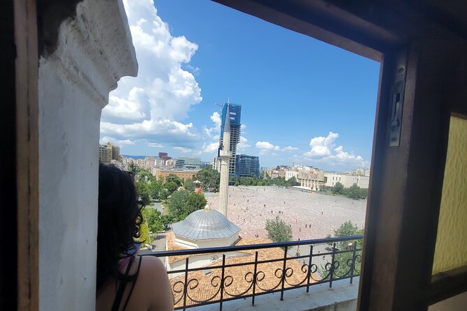 Tirana’s Communist Past: A Tasting Tour with Traditional Lunch - Meeting at Bank of Albania: start simple, stay flexible