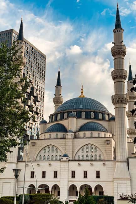Tirana Walking Tour & Bunk'Art 2 entrance - Et’hem Bey Mosque and the Clock Tower viewpoint you will remember