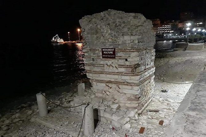 Tour of Saranda - Stop 2: Saranda Embankment, Onhezmi’s gate, and the city’s museum cluster