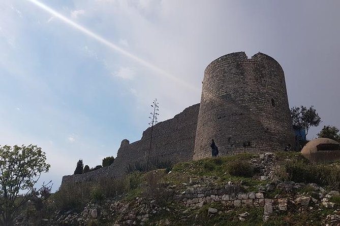 Visit The National Park of Blue Eye and The Fortress of Lekuresi - What the guide, vehicle, and included fees really mean for your day