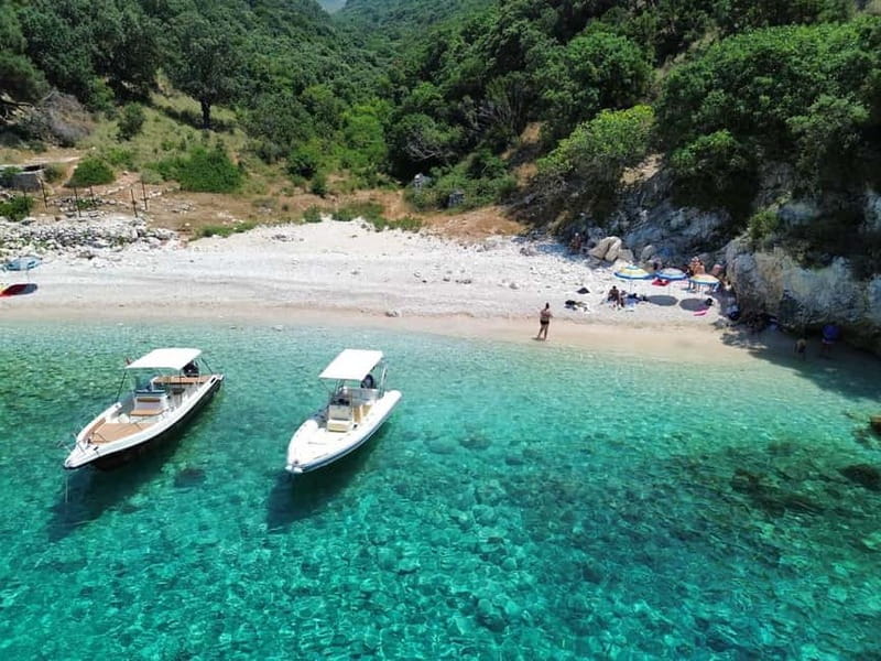 Vlore Guided Tour: Sazan Island, Haxhi Ali Cave & Karaburun - From Hotel Bologna to Sazan Island: the speedboat rhythm